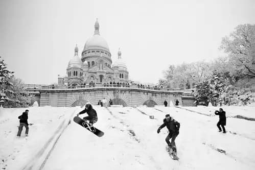 SOUHAYL A:Snowboarding at Buttes Montmartre,2015