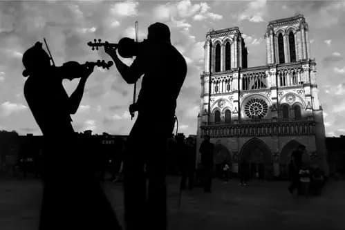 SOUHAYL A:Violin session front of Notre Dame,2018